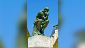 Escultura O Pensador de Auguste Rodin, uma das obras mais icônicas da história da escultura